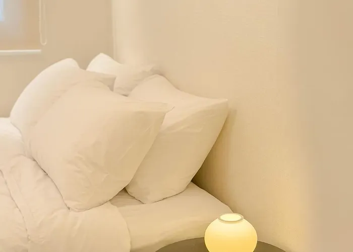 해방촌 이태원 남산 신흥시장 숙대입구역 남영역 녹사평역 서울역 무료짐보관 Airport Taxi Available Apartamento Seúl